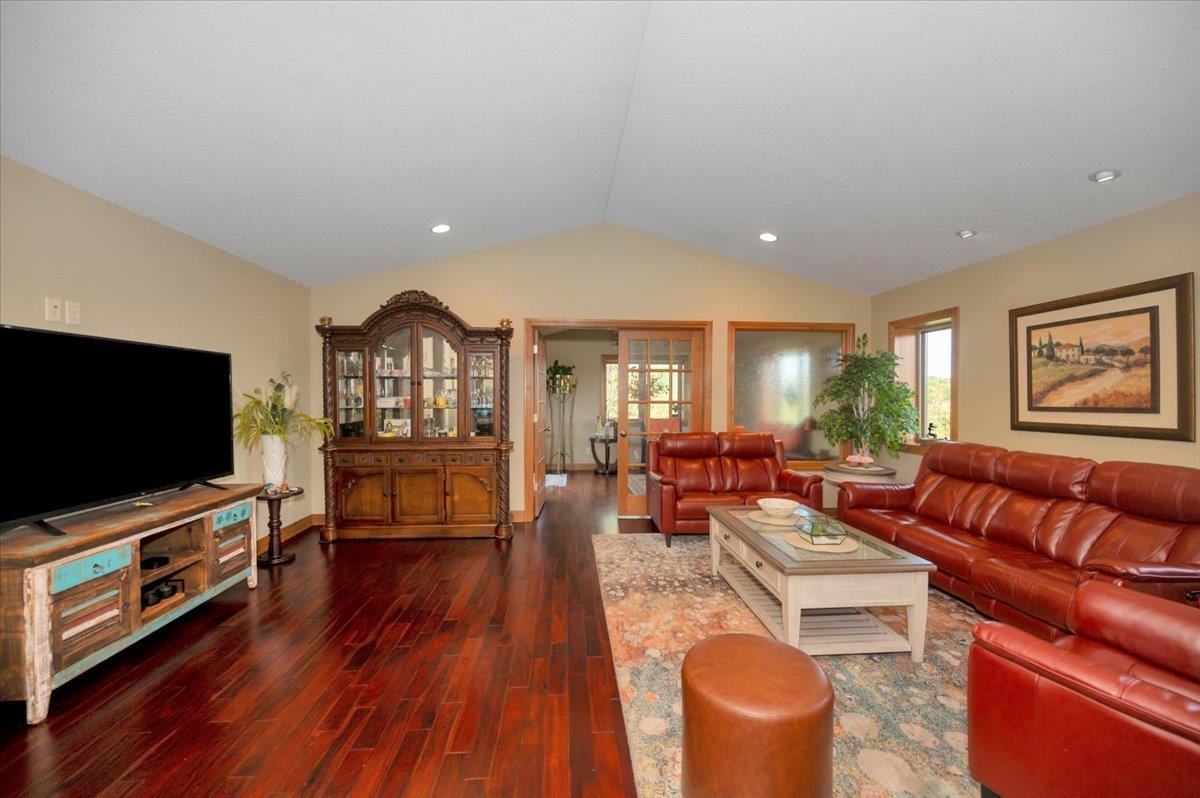 205 Bluffs Ridge Court Duluth, MN 55811 - Photo 4 of 37