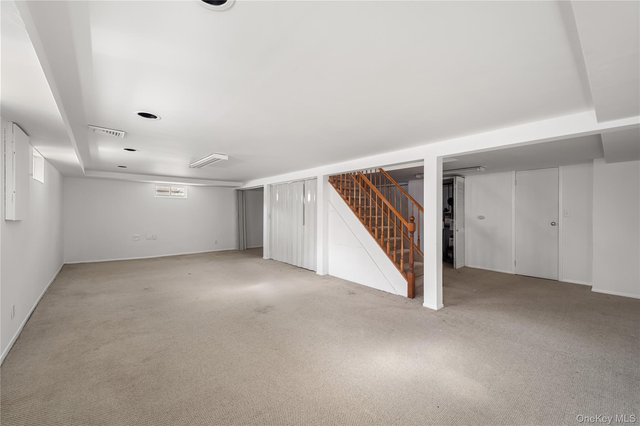 24 Elderberry Road Syosset, NY 11791 - Photo 29 of 48