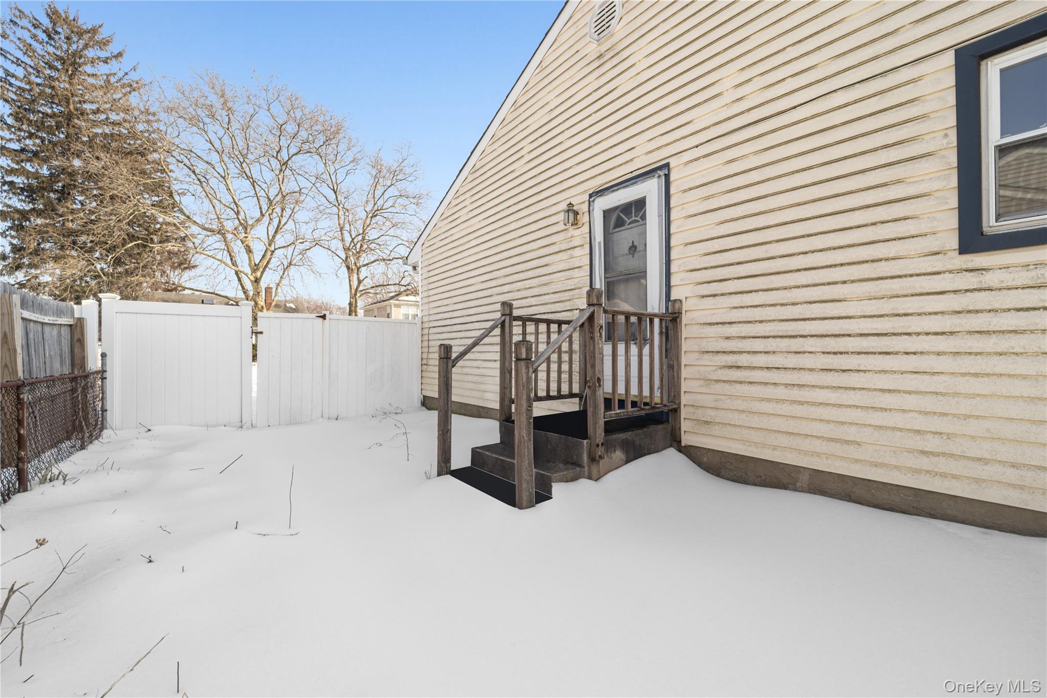 24 Elderberry Road Syosset, NY 11791 - Photo 41 of 48