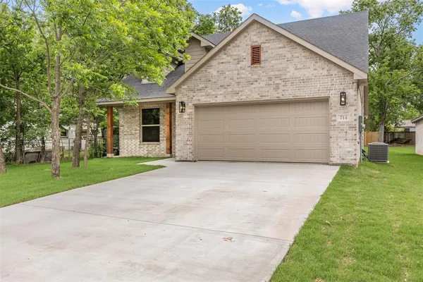 $333,900 | 714 East McGee Street, Sherman, TX 75090