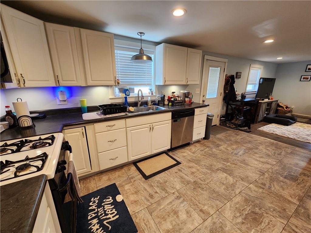 4447 Hollow Road New Castle, PA 16101 - Photo 8 of 15