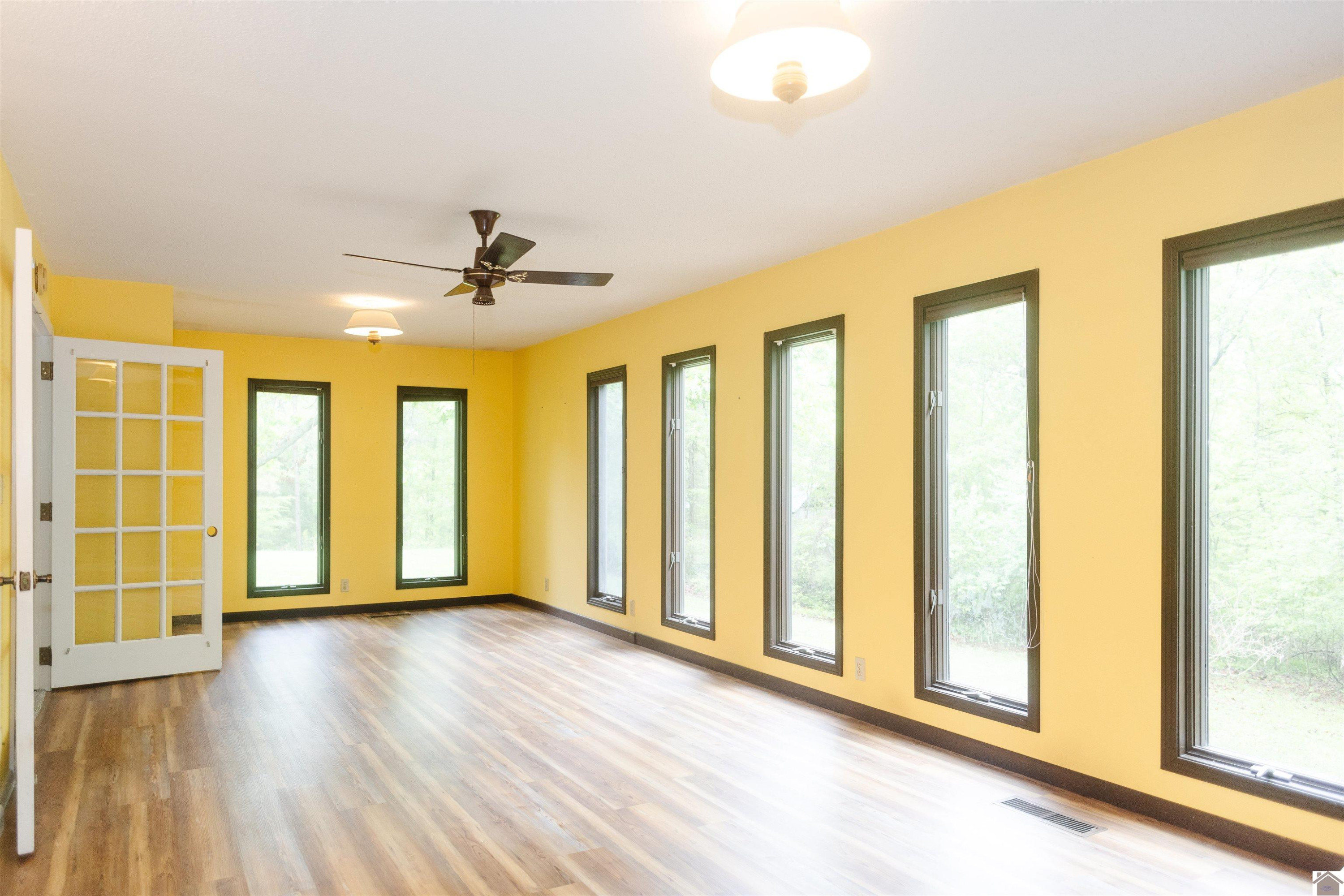 427 Cross Spann Road Murray, KY 42071 - Photo 8 of 35 Living Room/Dining Room