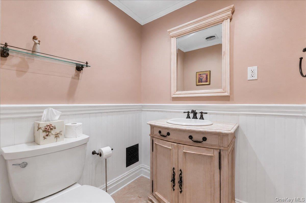 100 Cabot Road Massapequa, NY 11758 - Photo 21 of 49