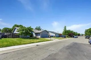 $2,300 | 3203 Luscutoff Court, Sacramento, CA 95820