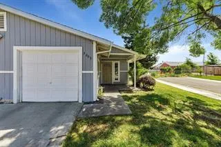$2,300 | 3203 Luscutoff Court, Sacramento, CA 95820