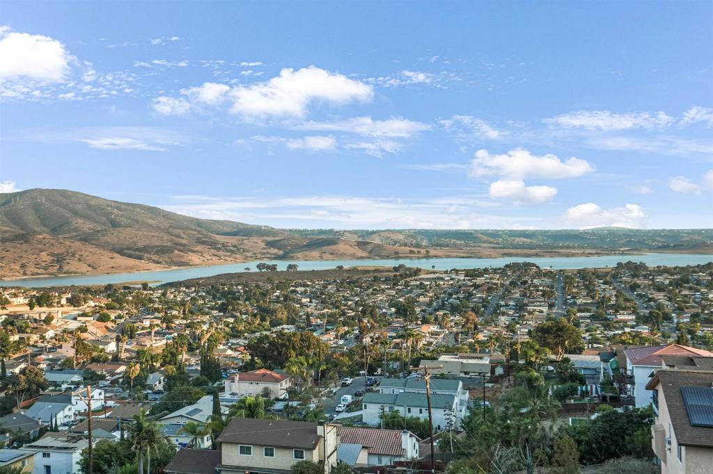 1421 Maria Avenue Spring Valley, CA 91977 - Photo 7 of 51