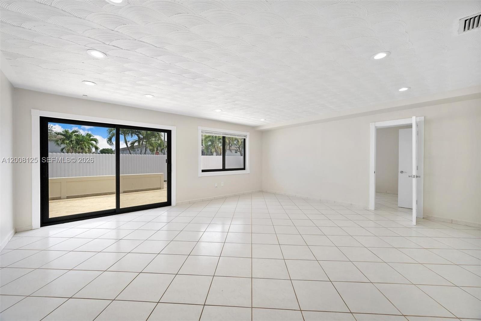 10320 Southwest 38th Terrace Miami, FL 33165 - Photo 7 of 20