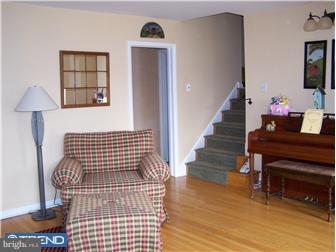 640 Crestwood Road Wayne, PA 19087 - Photo 3 of 12 Living Room