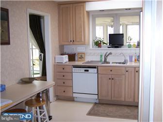 640 Crestwood Road Wayne, PA 19087 - Photo 5 of 12 Kitchen