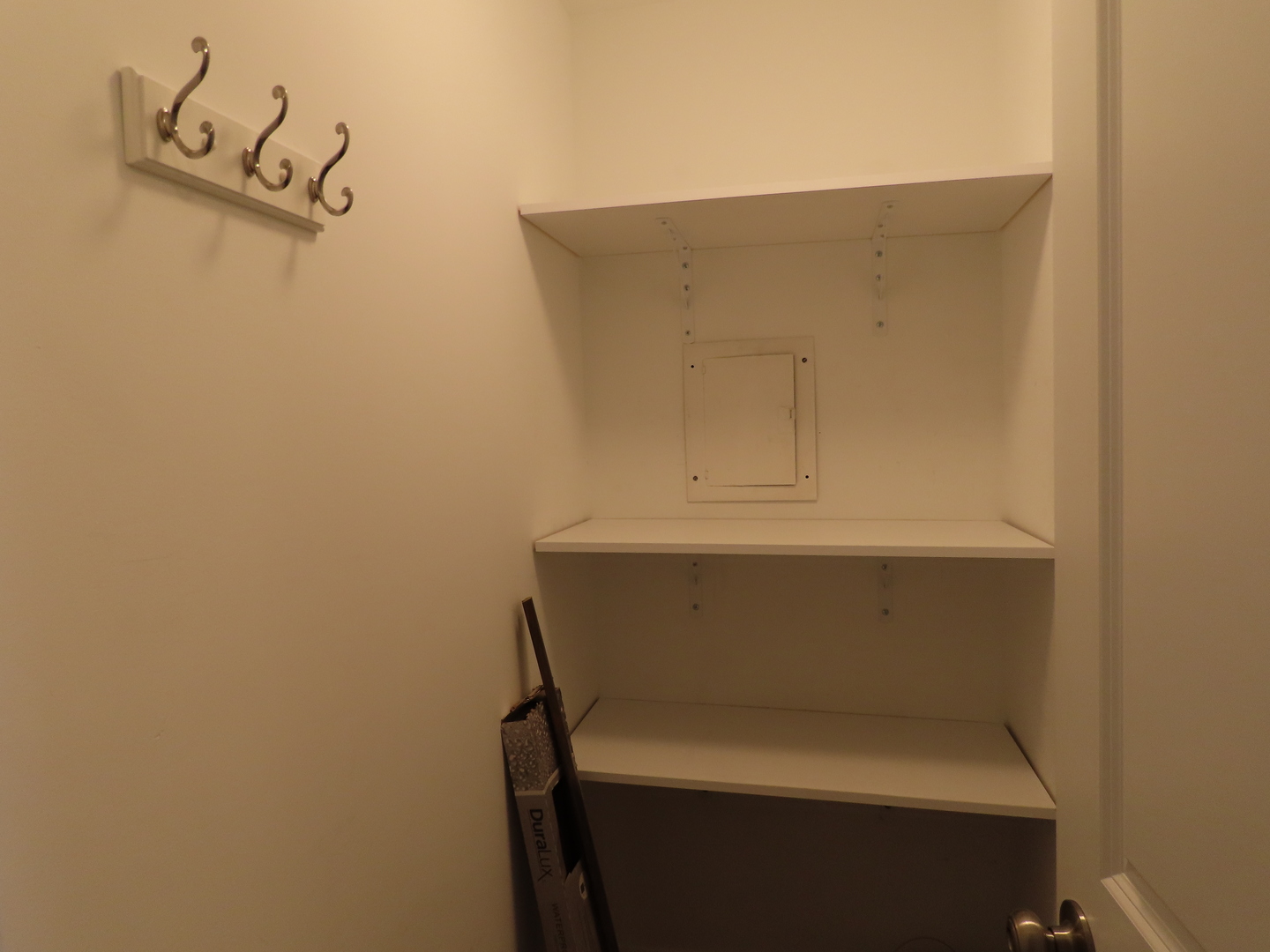 14830 Ketelaar Drive, Unit 4E Midlothian, IL 60445 - Photo 10 of 23 a bathroom with a sink and vanity