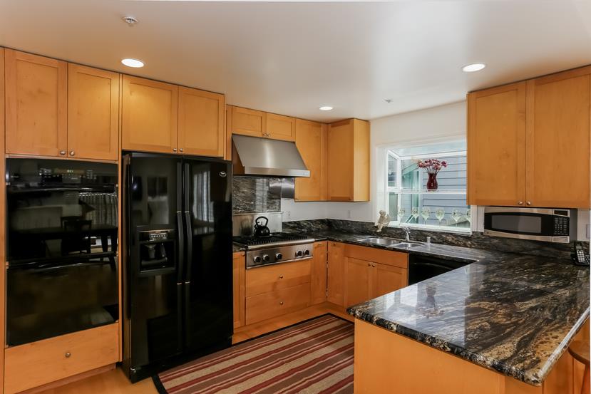 1380 Cedar Street Montara, CA 94037 - Photo 9 of 39