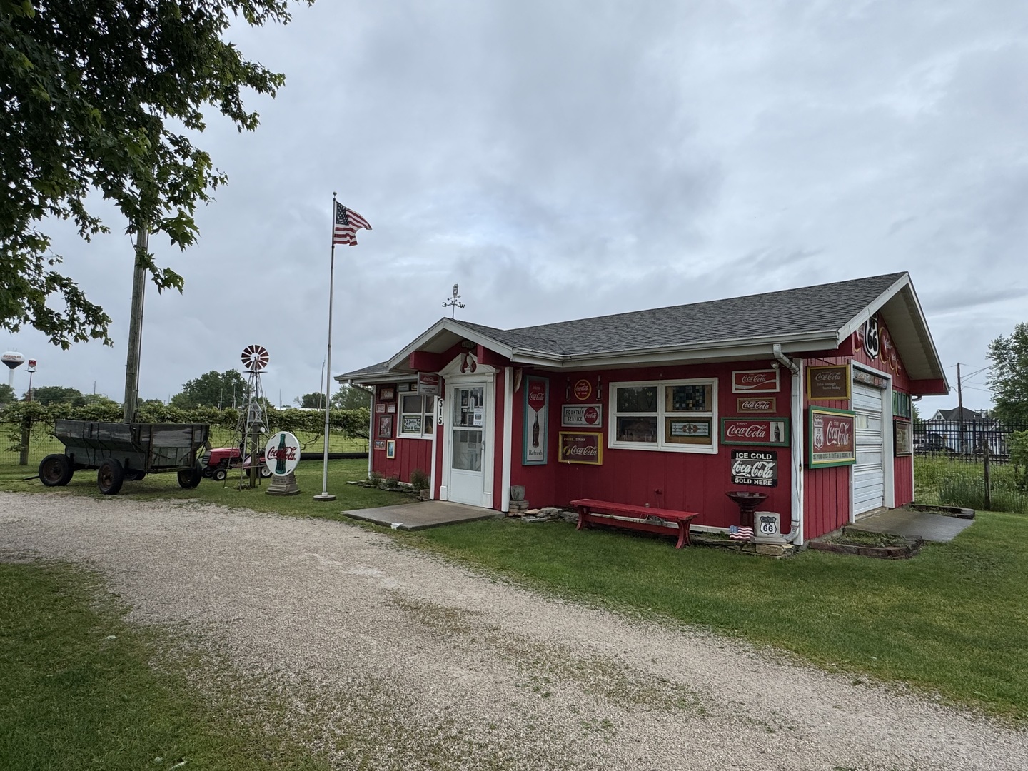 504 North Pine Street Gardner, IL 60424 - Photo 4 of 6 a front view of a house with garden