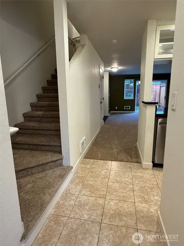 $2,500 | 10160 Northeast 137th Place, Unit 10160, Kirkland, WA 98034