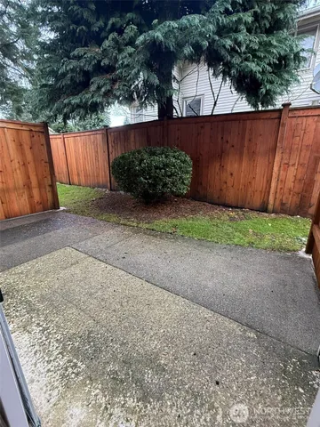 $2,500 | 10160 Northeast 137th Place, Unit 10160, Kirkland, WA 98034