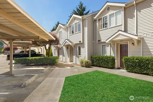 $2,500 | 10160 Northeast 137th Place, Unit 10160, Kirkland, WA 98034