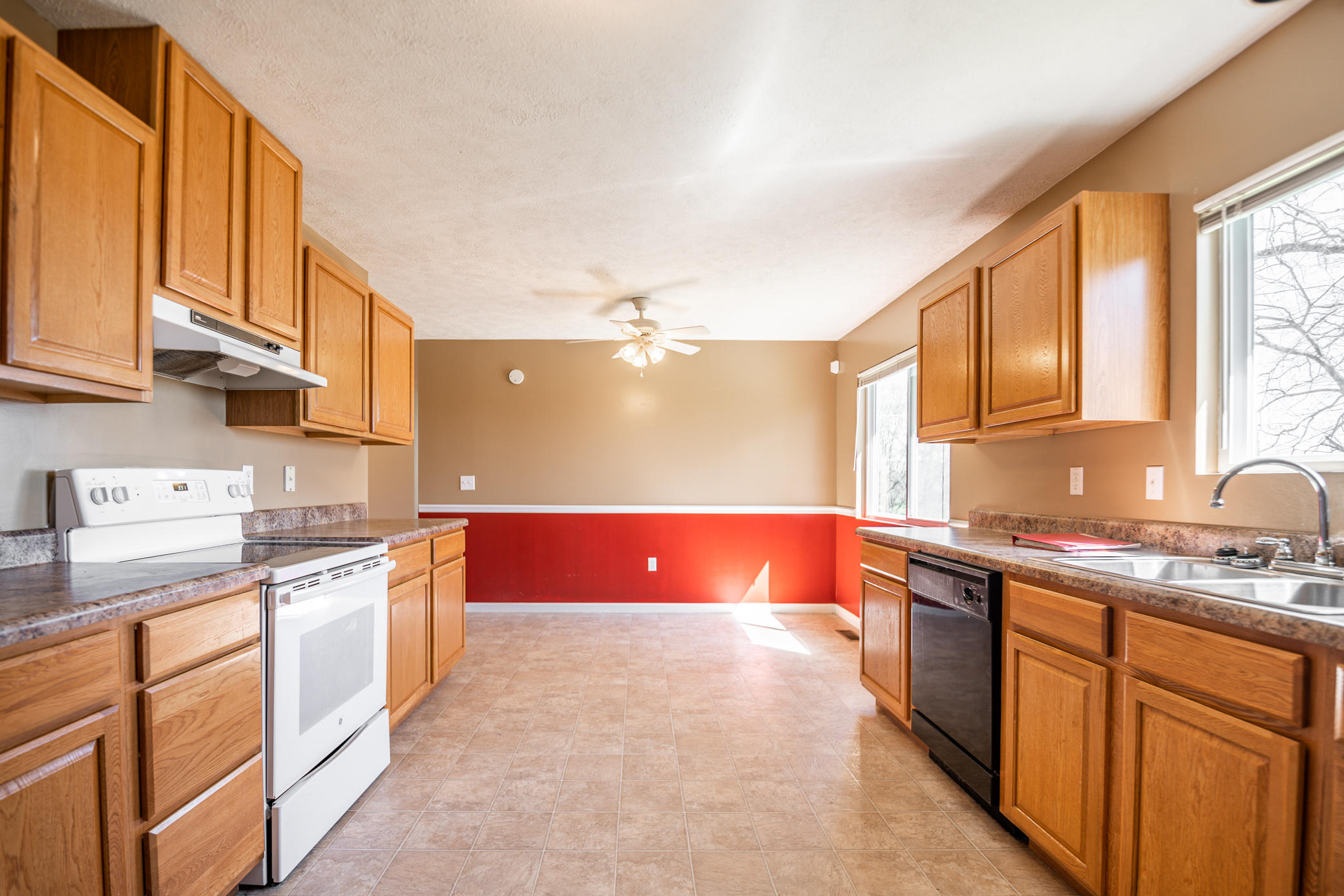 437 Morie Road Dandridge, TN 37725 - Photo 12 of 26 dining and kitchen view 2