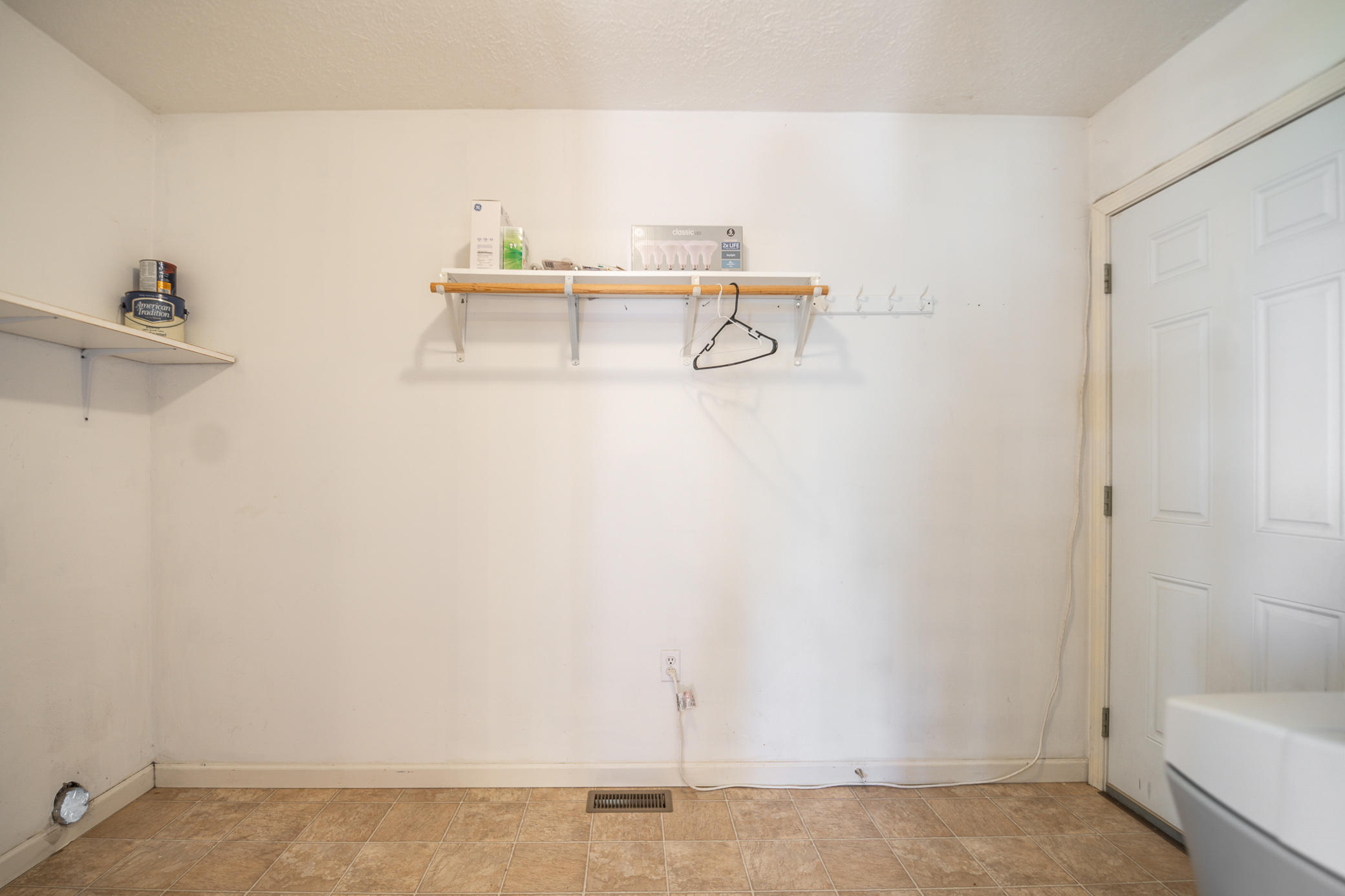 437 Morie Road Dandridge, TN 37725 - Photo 18 of 26 laundry