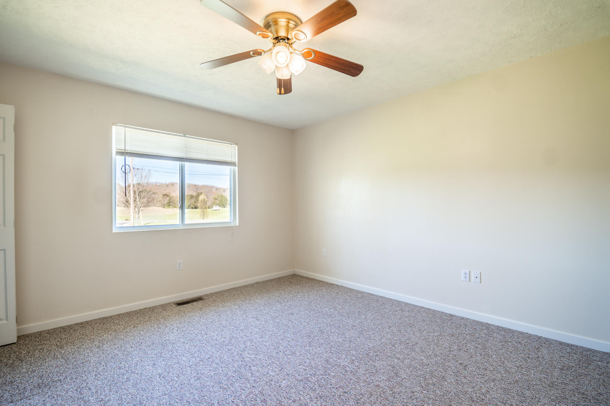 437 Morie Road Dandridge, TN 37725 - Photo 7 of 26 master bedroom