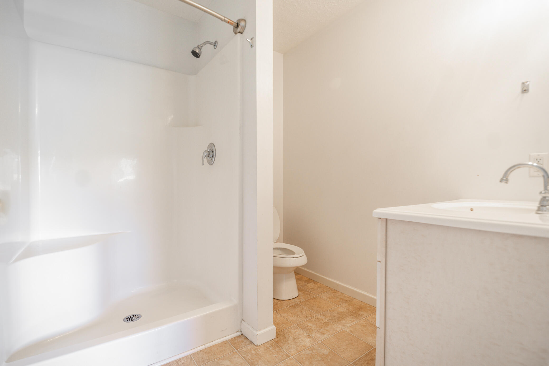 437 Morie Road Dandridge, TN 37725 - Photo 8 of 26 master bath