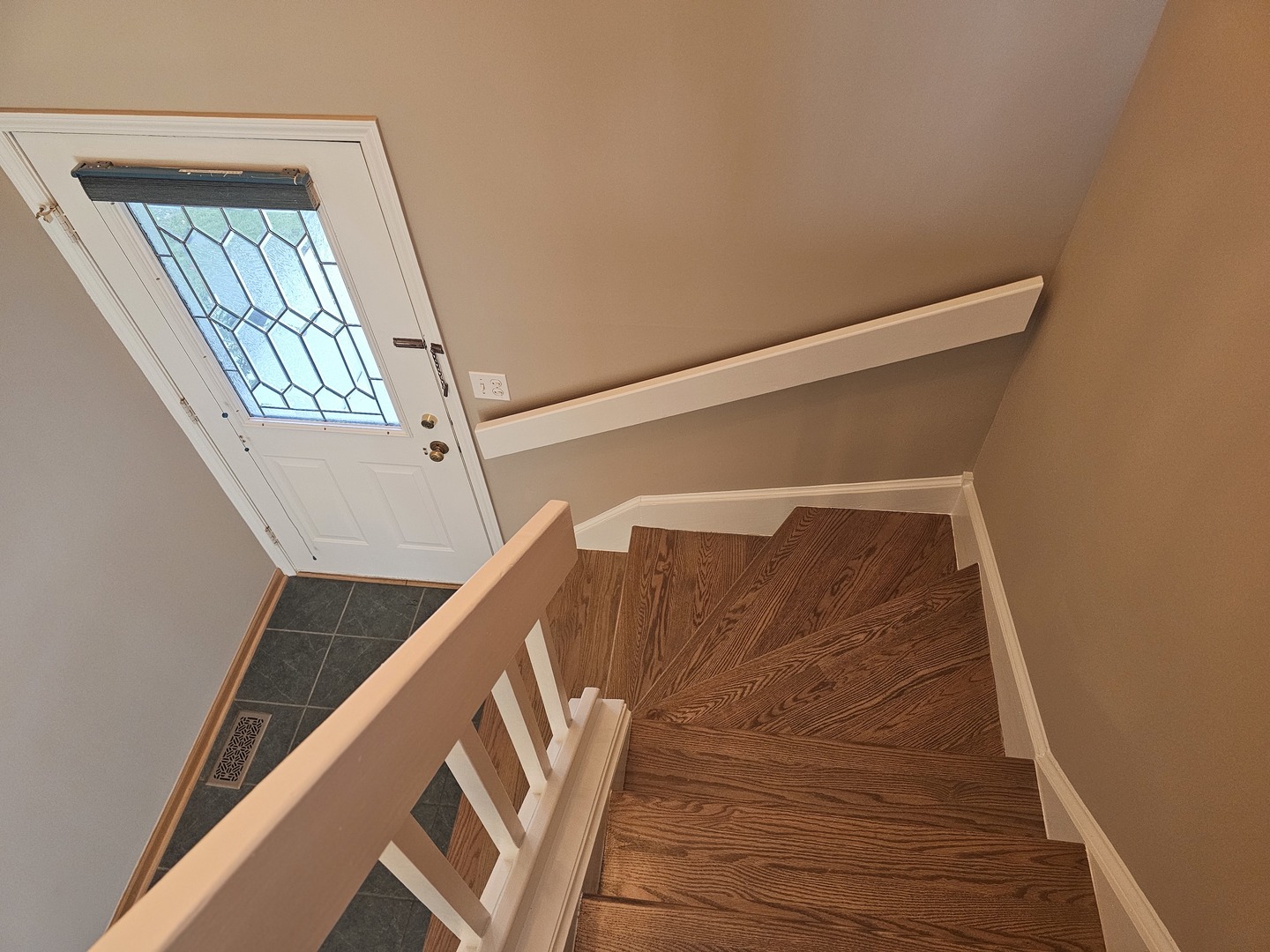 475 Bridle Trail Wheeling, IL 60090 - Photo 14 of 27 a view of entryway