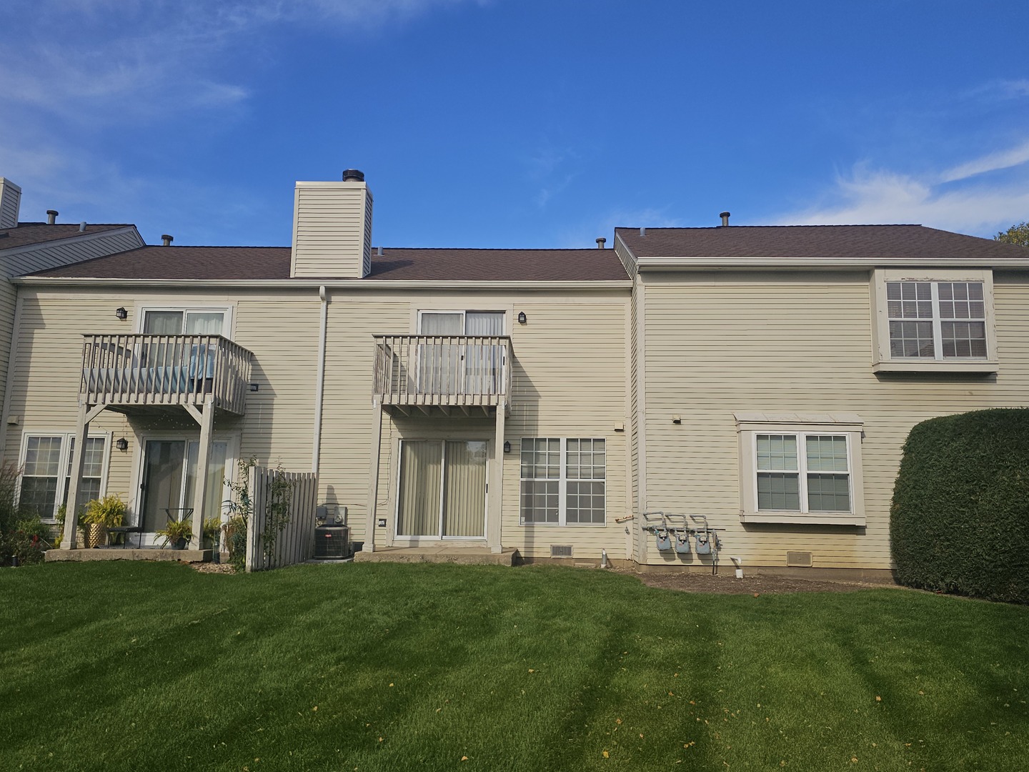 475 Bridle Trail Wheeling, IL 60090 - Photo 26 of 27 a view of a house with backyard