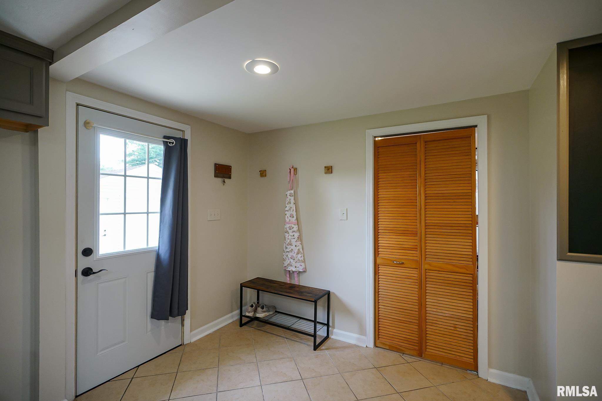 5328 West Cisna Road Peoria, IL 61607 - Photo 8 of 28 Gallery Image 8