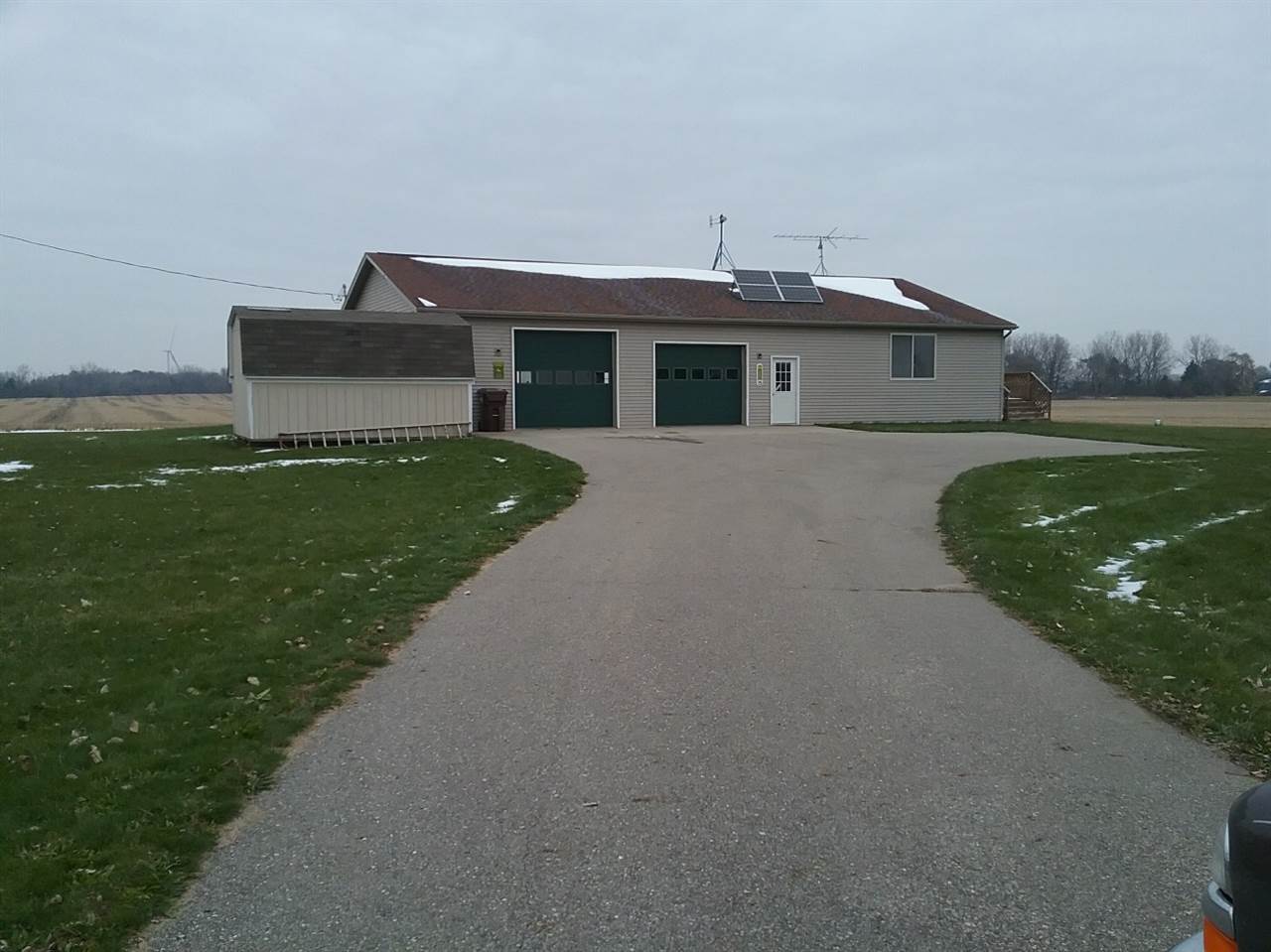 8703 East Pleasant Valley Road Shepherd, MI 48883 - Photo 1 of 25 1869757.JPG