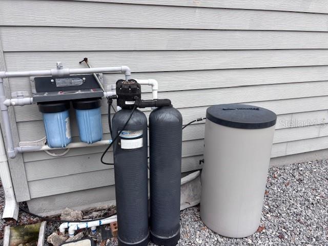 1270 Southwest 14th Street Chiefland, FL 32626 - Photo 35 of 41 a utility room with dryer and washer