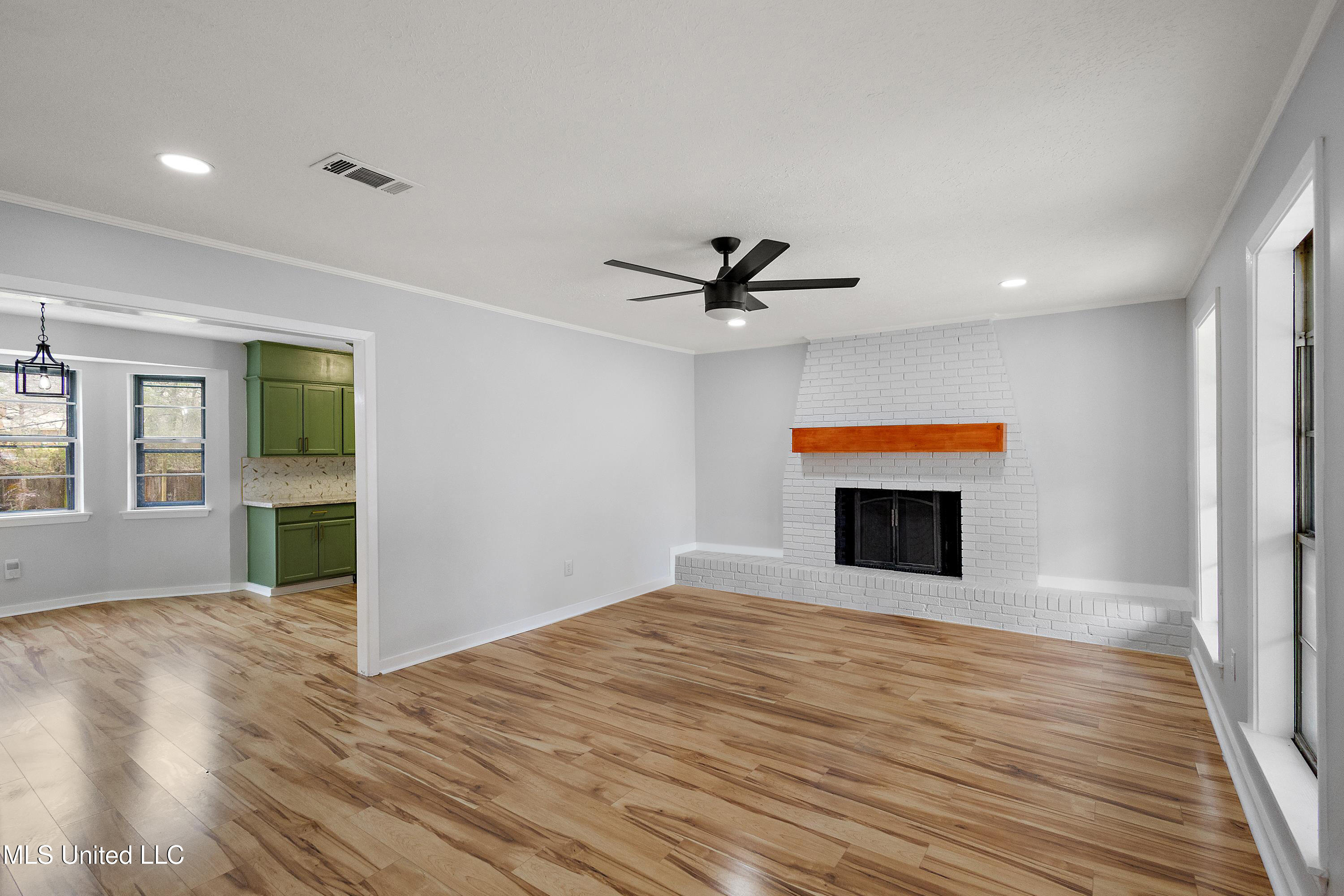 206 Indian Mound Road Clinton, MS 39056 - Photo 3 of 17 IMG_1545