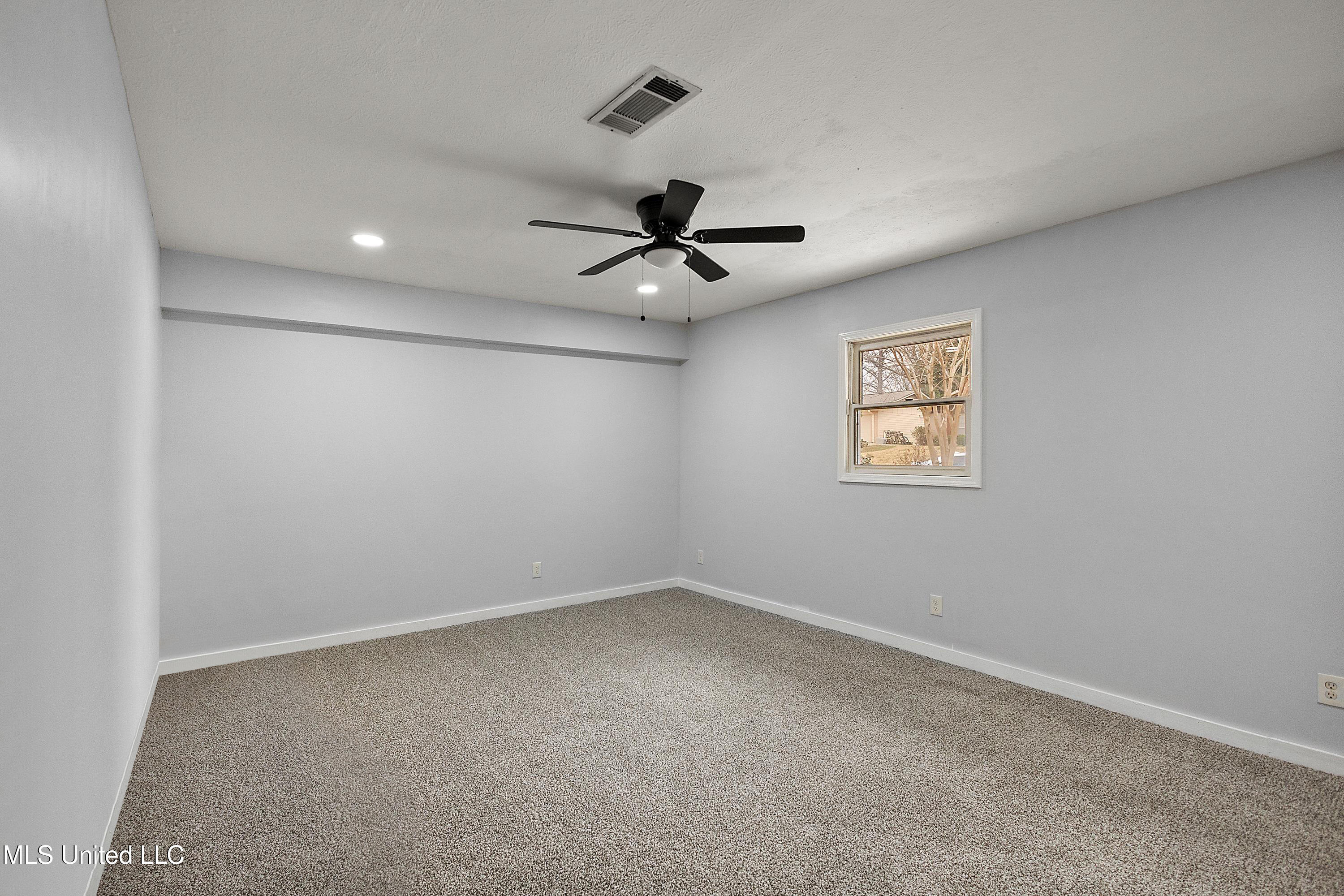 206 Indian Mound Road Clinton, MS 39056 - Photo 8 of 17 IMG_1546