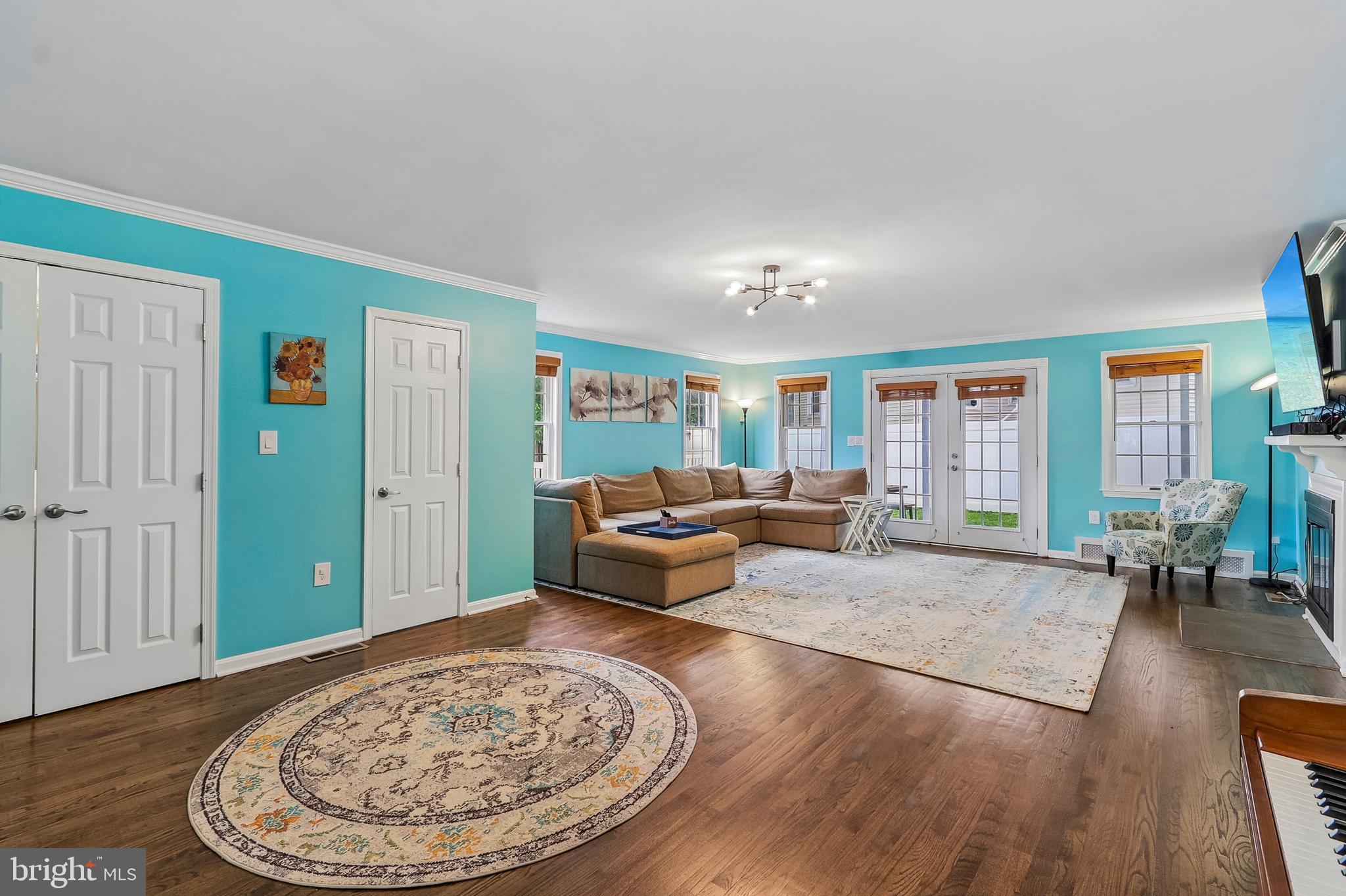 820 Philadelphia Avenue Silver Spring, MD 20910 - Photo 4 of 55 Family Room