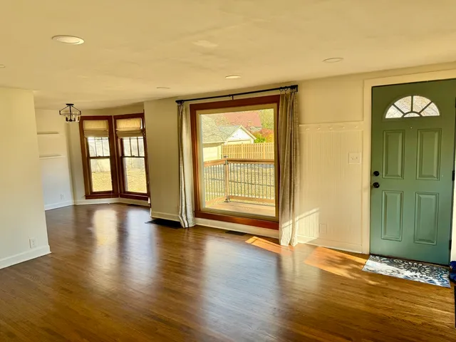 $2,900 | 4700 Teonia Woods Drive, Rolling Meadows, IL 60008