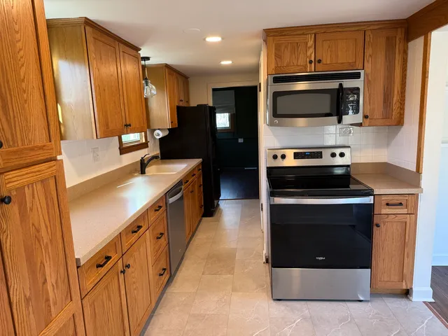 $2,900 | 4700 Teonia Woods Drive, Rolling Meadows, IL 60008