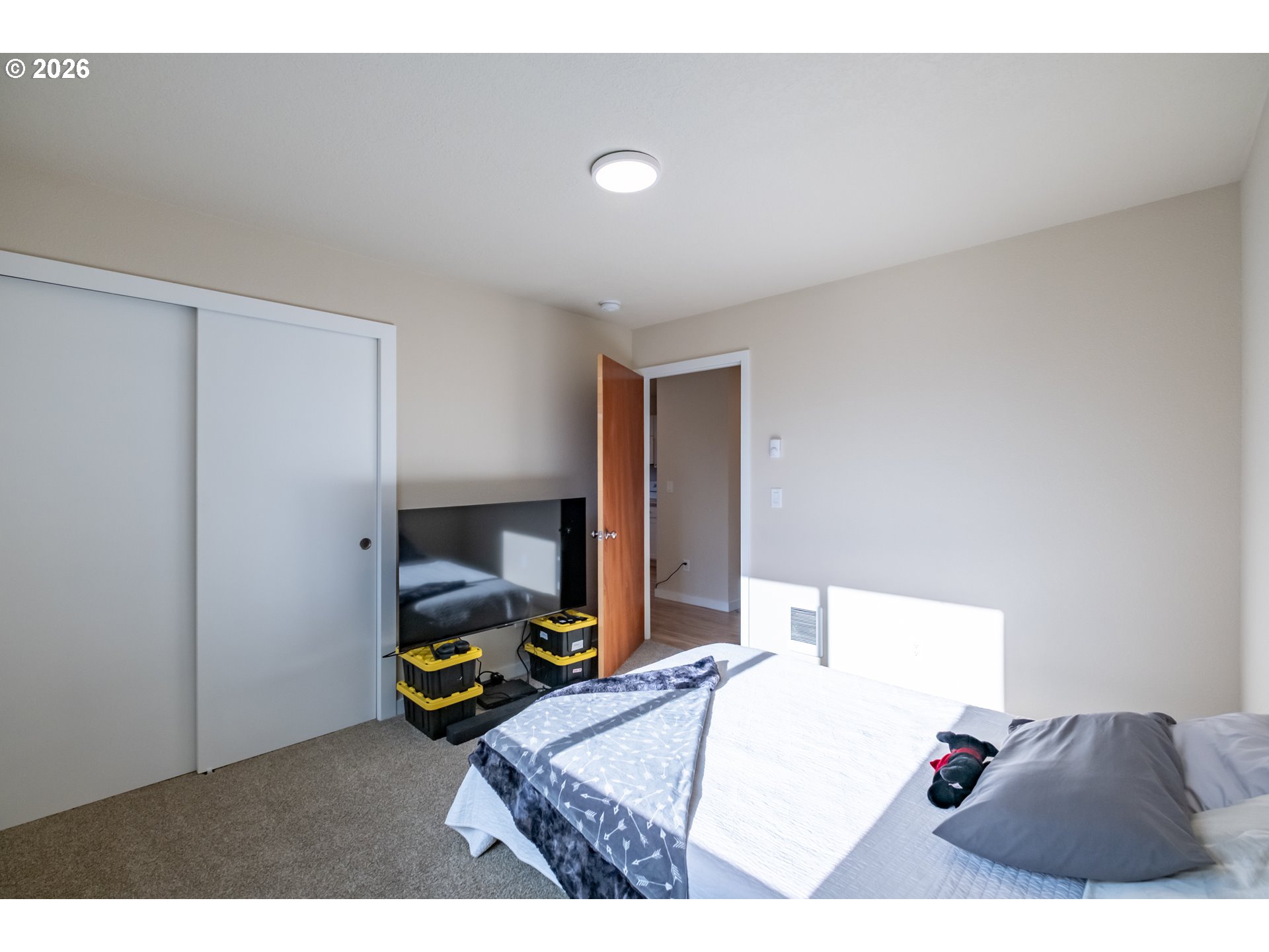 3392 Sunnyview Road Northeast Salem, OR 97301 - Photo 41 of 47 a bed room with a bed and gym equipment