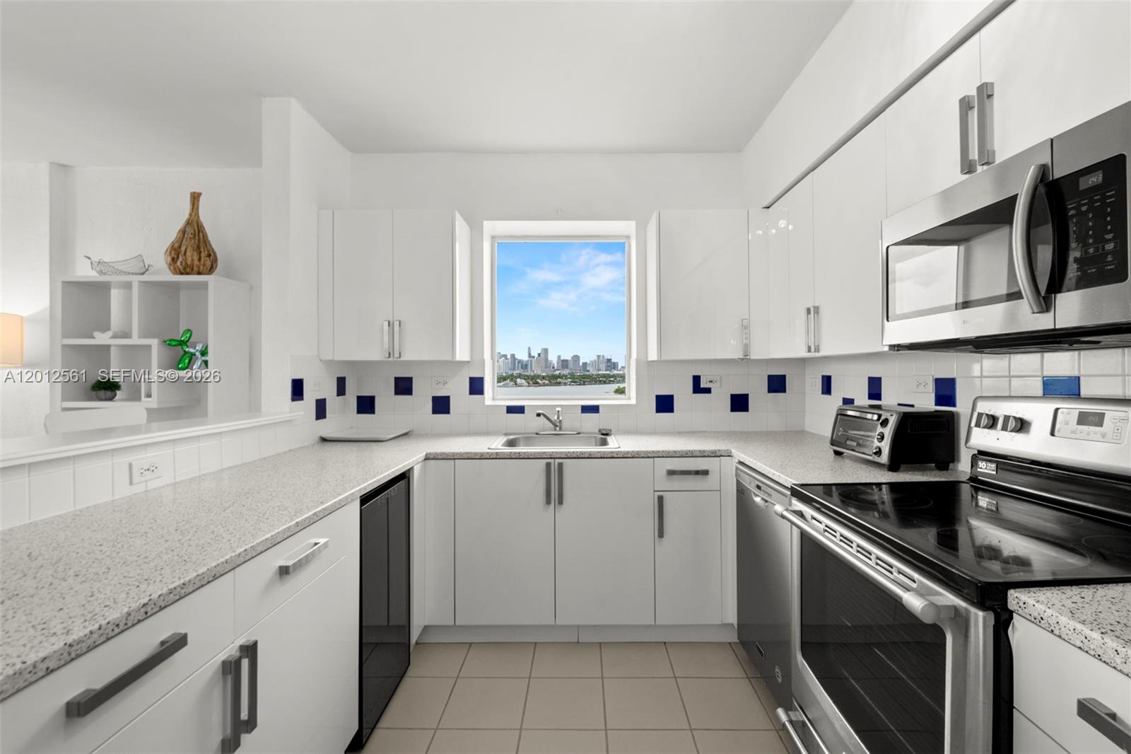 1500 Bay Road, Unit 1438S Miami Beach, FL 33139 - Photo 19 of 43