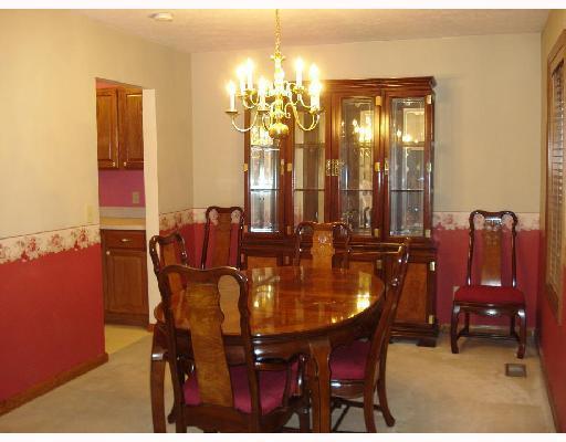 1294 Ryan Court Springfield, OH 45503 - Photo 3 of 9