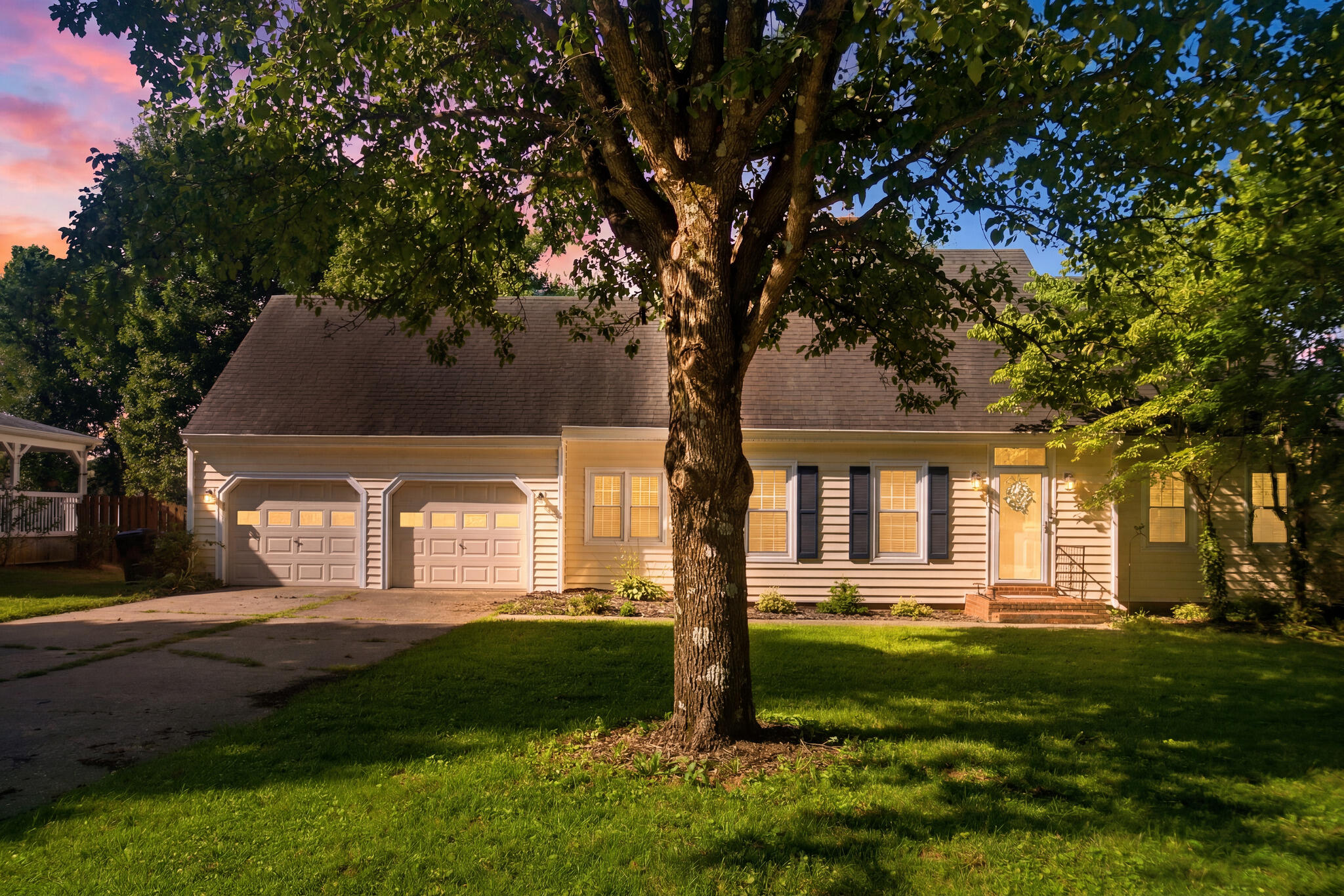 419 Mill Road Midway, KY 40347 - Photo 1 of 53 9_dsc04718_twilight_4e89bd1e