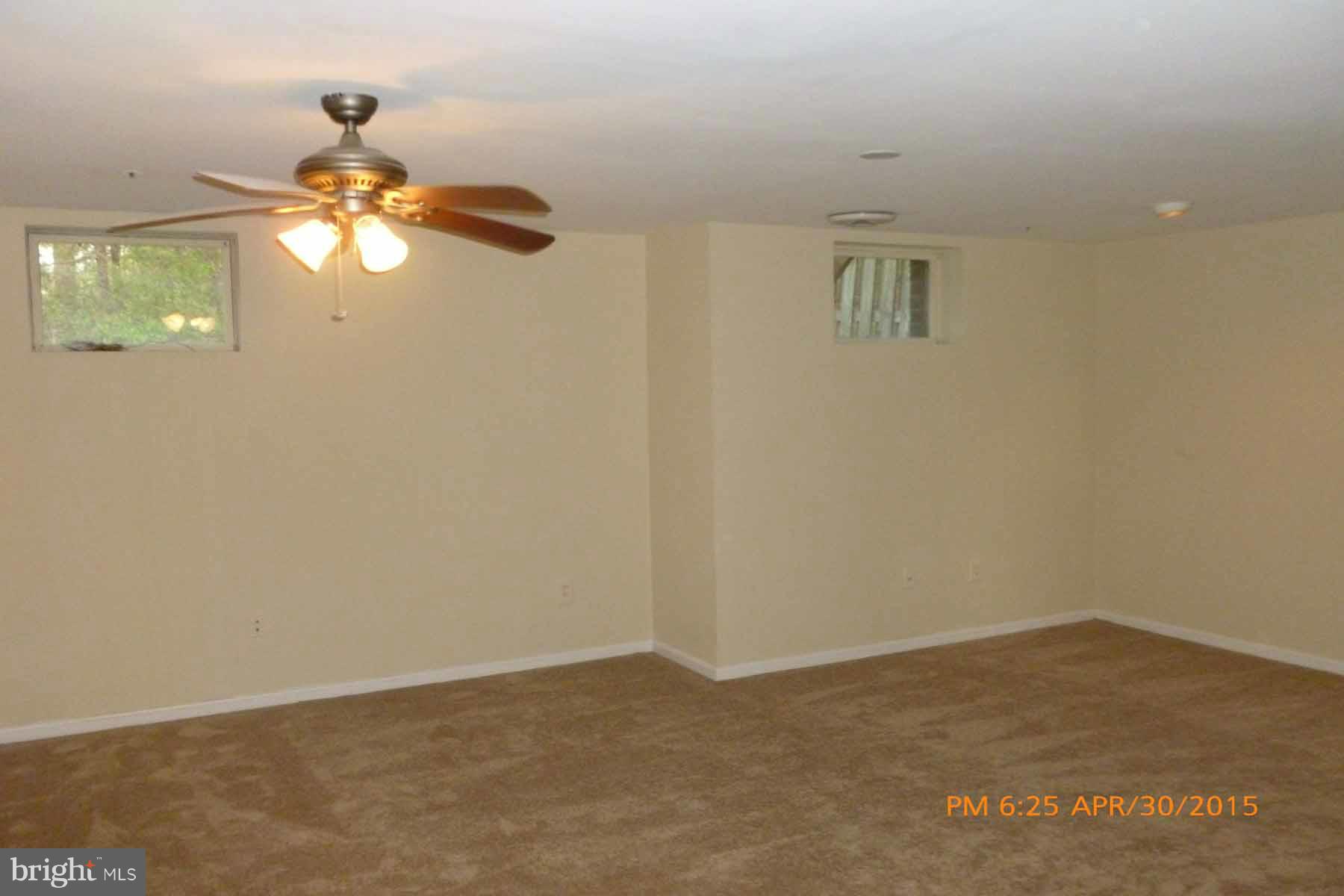 9427 Rosmarin Way Laurel, MD 20708 - Photo 21 of 26 Family Room