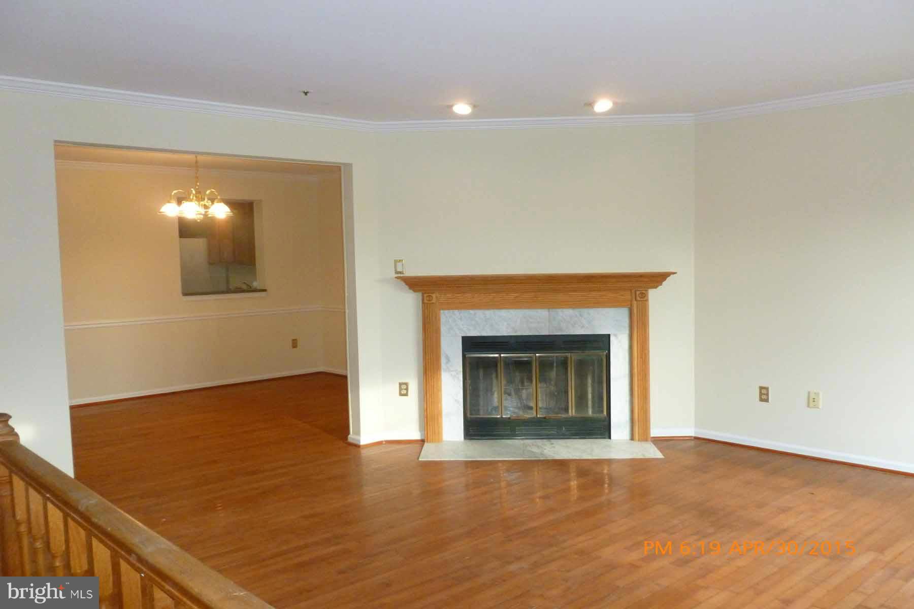 9427 Rosmarin Way Laurel, MD 20708 - Photo 4 of 26 Living Room