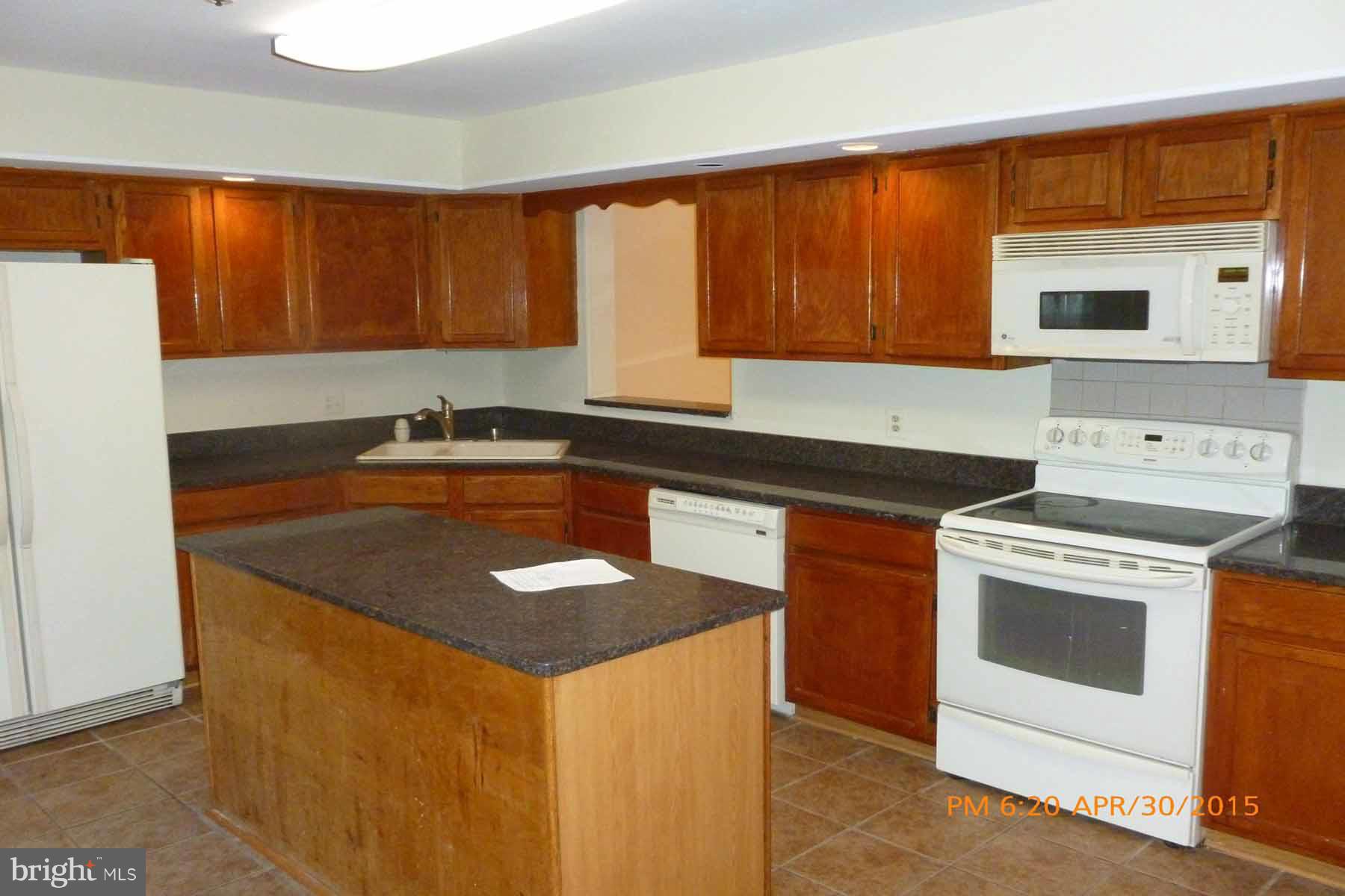 9427 Rosmarin Way Laurel, MD 20708 - Photo 8 of 26 Kitchen