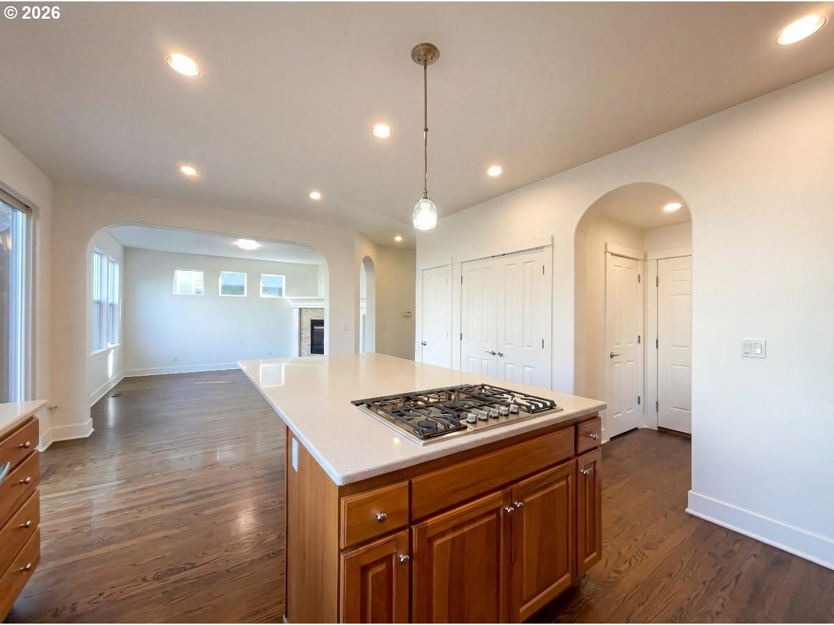 10989 Southwest Oneida Street Tualatin, OR 97062 - Photo 9 of 34