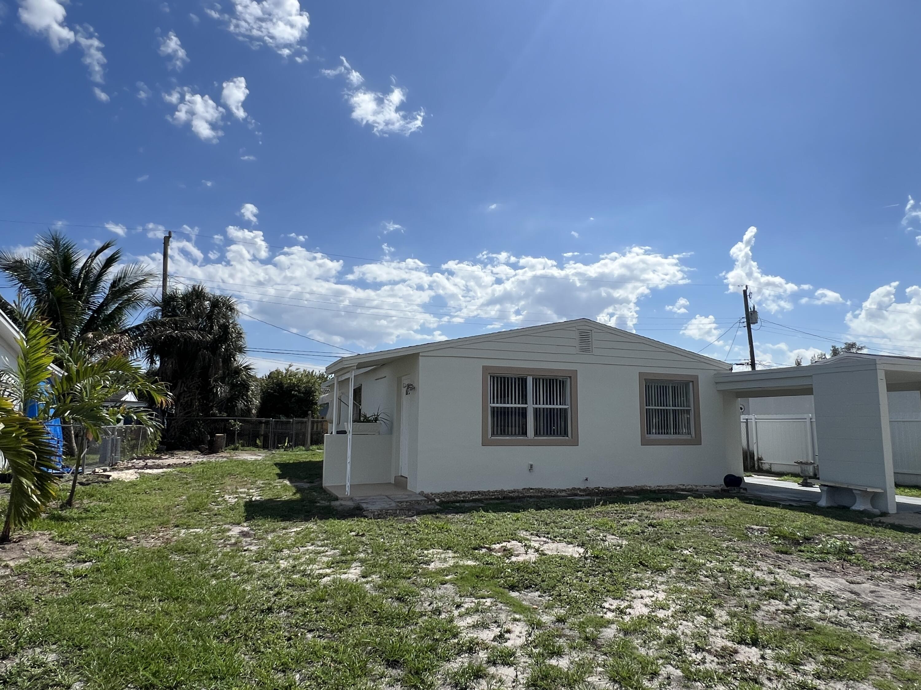 2012 Ardmore Road West Palm Beach, FL 33409 - Photo 18 of 18 Front