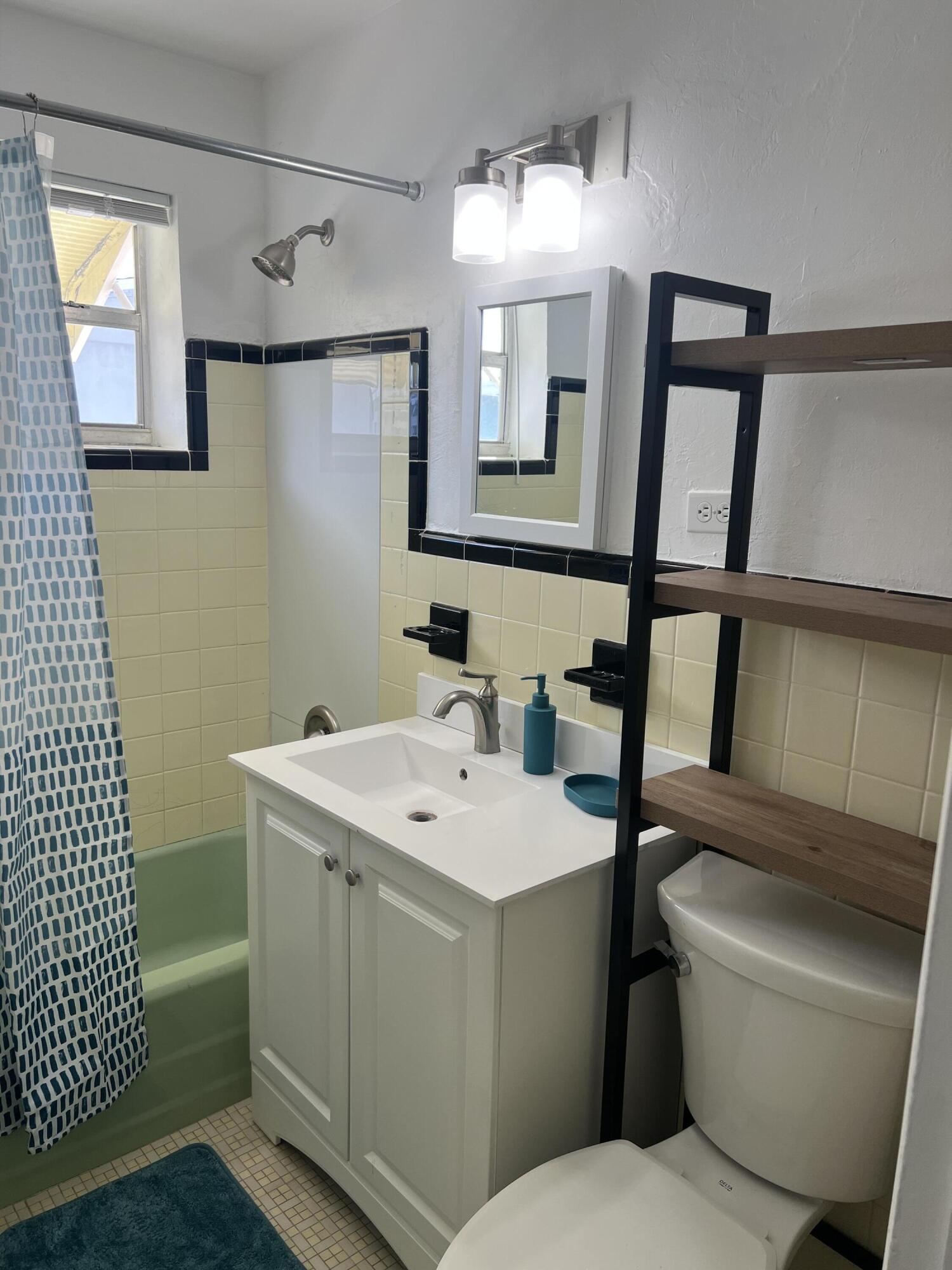 2012 Ardmore Road West Palm Beach, FL 33409 - Photo 7 of 18 Nice bathroom