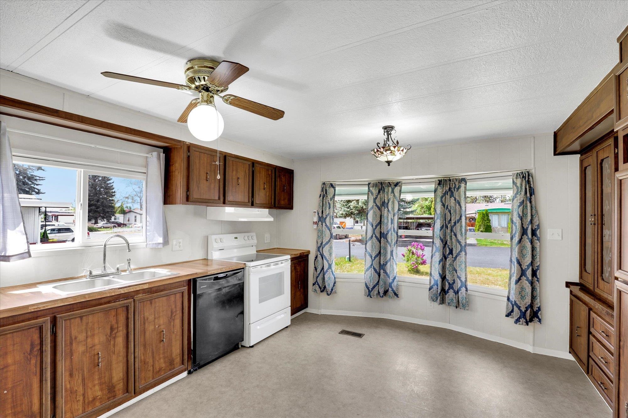 3925 East Farwell Road, Unit 18 Mead, WA 99021 - Photo 6 of 25 Gallery Image 6