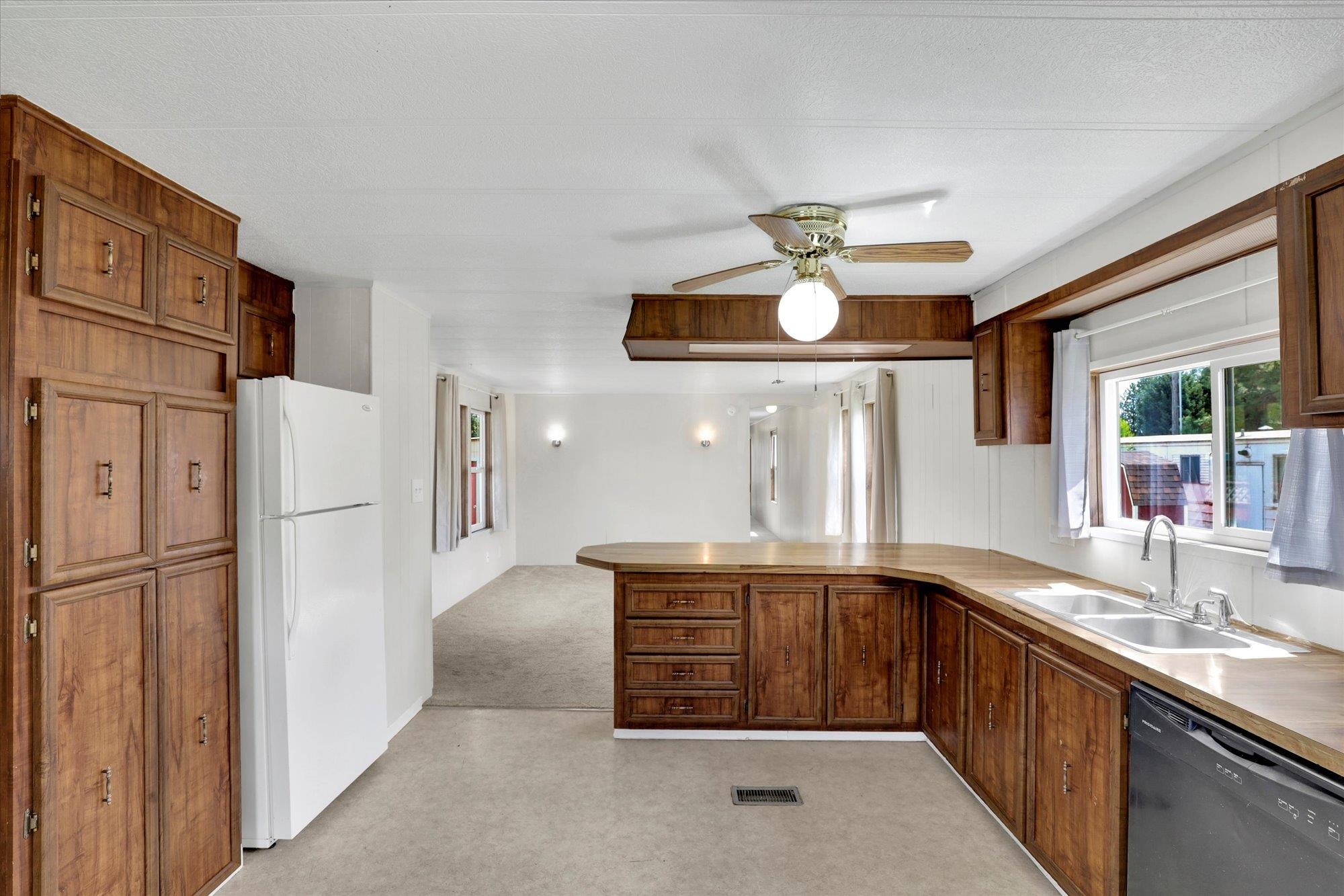 3925 East Farwell Road, Unit 18 Mead, WA 99021 - Photo 9 of 25 Gallery Image 9