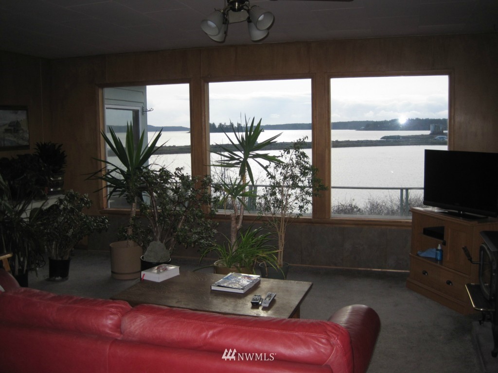 4817 Pear Point Road San Juan Island, WA 98250 - Photo 5 of 12 Gallery Image 5