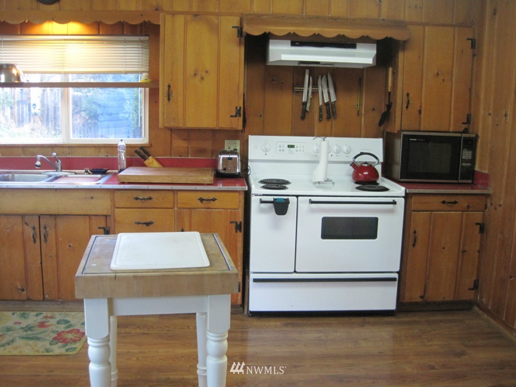 4817 Pear Point Road San Juan Island, WA 98250 - Photo 9 of 12 Gallery Image 9