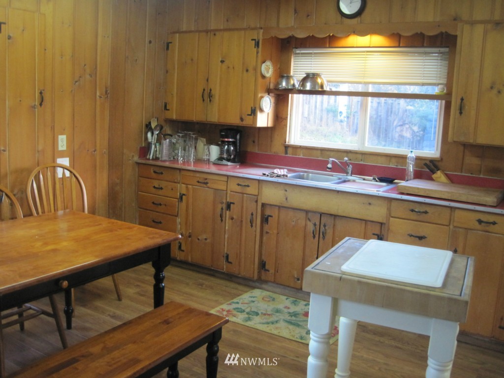 4817 Pear Point Road San Juan Island, WA 98250 - Photo 10 of 12 Gallery Image 10