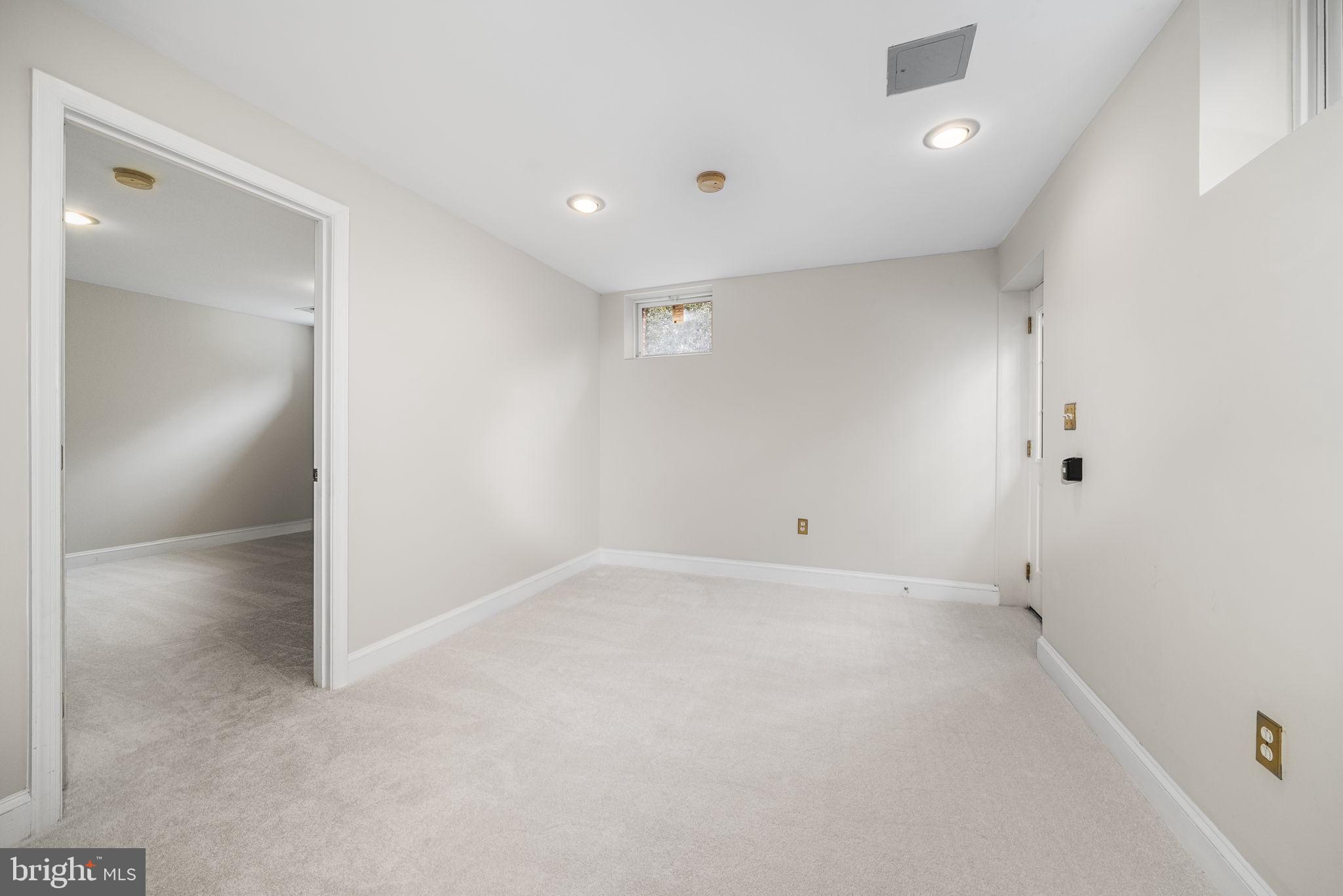 4923 34th Road North Arlington, VA 22207 - Photo 28 of 42 Walk -up LL addition perfect -au pair suite!