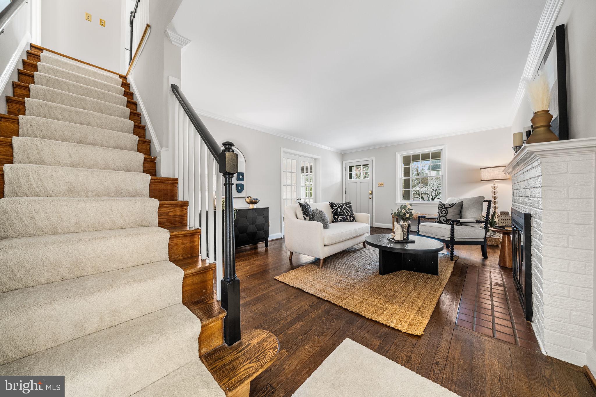 4923 34th Road North Arlington, VA 22207 - Photo 5 of 42 Welcome Home to this beautifully expanded colonial